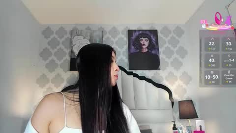 Sarah online show from November 3, 7:40 pm