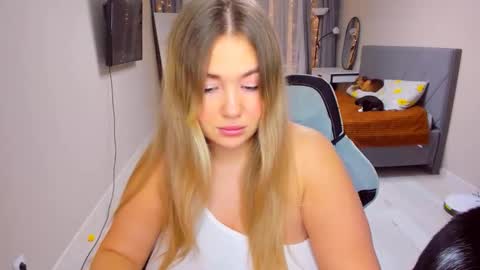 Sarah online show from February 1, 2:38 pm