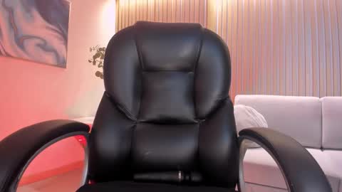 Sarah Rhodes online show from February 24, 11:31 am