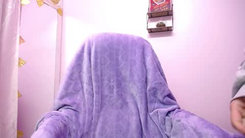 Snapshot of sarai_petite_ chatting on February 23, 5:50 am SARAI online show from February 23, 5:50 am