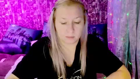 Snapshot of sarakatherin chatting on December 23, 4:55 am Sara online show from December 23, 4:55 am