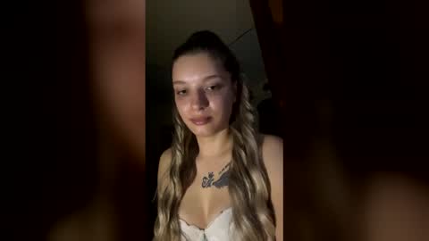 sarakeyra online show from March 29, 1:37 am