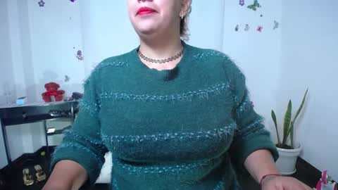 Saraloves online show from January 29, 12:24 pm