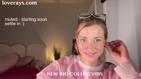 saraloverays online show from April 14, 3:06 am