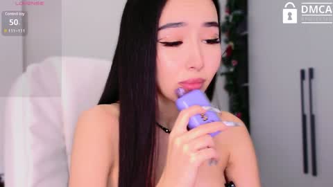 Mia online show from January 6, 9:19 am