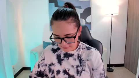 Snapshot of saraparkerx chatting on September 24, 6:18 pm I am Sara online show from September 24, 6:18 pm