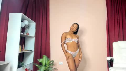 Snapshot of sarasolei chatting on October 14, 11:29 pm ZaraSolei online show from October 14, 11:29 pm