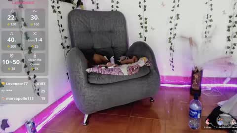 saray__jones online show from April 14, 7:25 pm