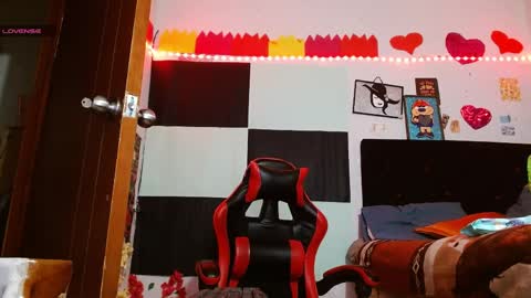 Sara Jimenez online show from April 11, 7:45 am