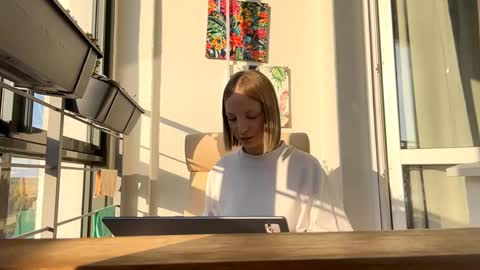 Hey there my name is Megan Lets hit 10 Thumbs Up together  online show from September 23, 11:52 am