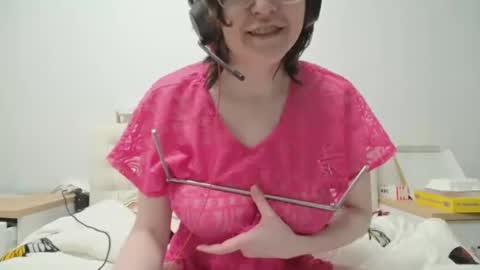 sarraboots online show from March 26, 9:05 pm