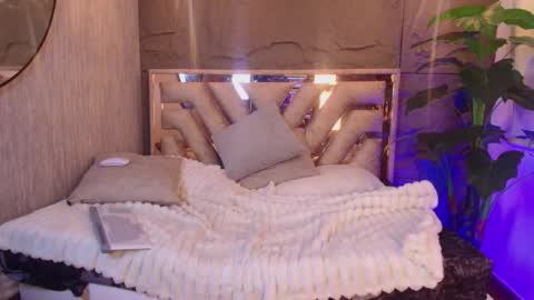 sasha_gracee_ online show from March 4, 1:17 pm