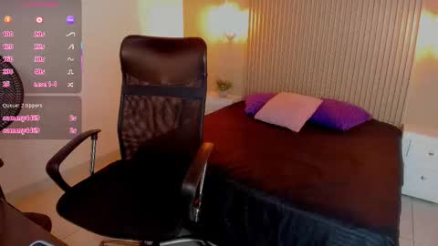 sashasmithh   online show from November 11, 6:20 am