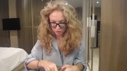 Sasha online show from October 6, 11:27 am