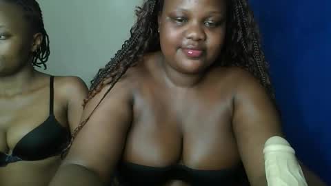 sassie_bee online show from October 3, 6:46 pm