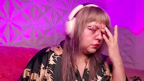 Gina George online show from November 16, 10:32 pm