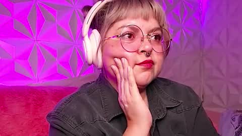 Gina George online show from November 19, 12:10 am