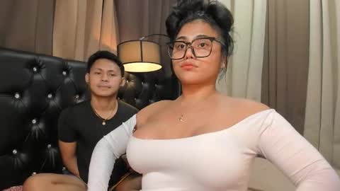 Snapshot of saucy_yummy_cheska chatting on October 23, 1:28 pm cheska online show from October 23, 1:28 pm