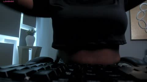 S a v a n n a h  online show from September 29, 12:10 pm