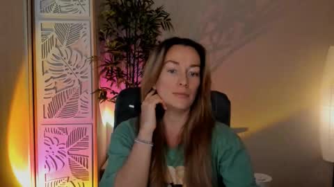 save the qween online show from February 16, 7:52 am