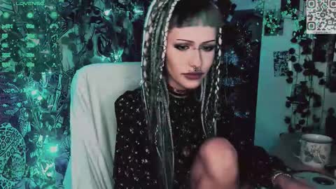 pronoun she. name Mary. age 21. online show from January 9, 10:36 pm