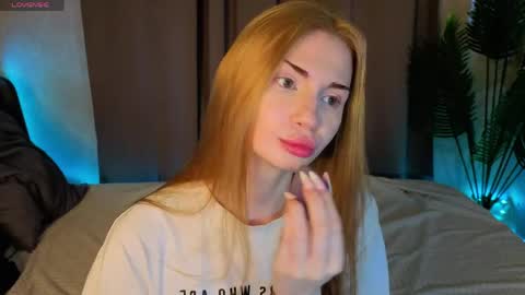 Kira  GMT 7 Mon Thu-Sun  0800am-0200pm  online show from April 12, 9:34 am