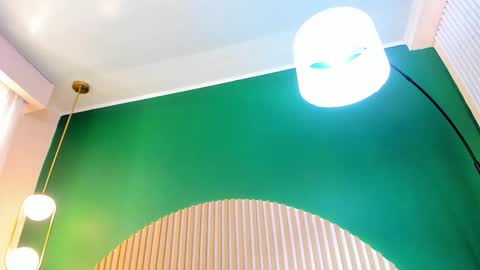 Scarlet Edwars online show from February 6, 6:55 pm