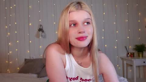 scarlet_enchantress online show from December 1, 7:23 am