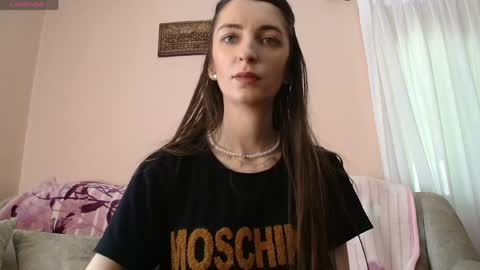 Scarlet online show from April 26, 1:42 pm