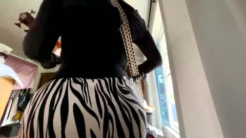 scarlet whisper online show from March 27, 9:04 pm