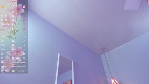 Snapshot of scarletgv chatting on December 13, 5:49 am Scarlet online show from December 13, 5:49 am