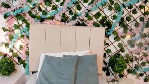 scarlet  online show from November 1, 7:51 pm