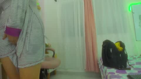 Snapshot of scarletliz chatting on December 7, 10:56 am Scarletliz online show from December 7, 10:56 am