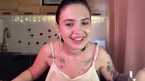 scarletpetal online show from February 28, 9:52 am