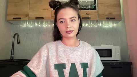 scarletpetal online show from December 21, 12:09 pm