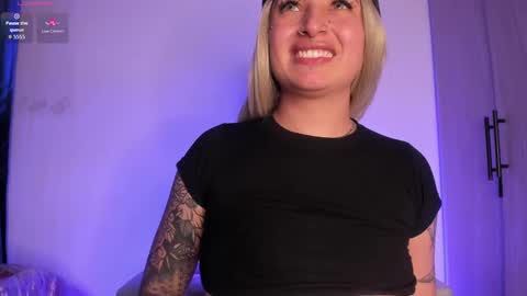 Snapshot of scarlett_collins_ chatting on October 5, 4:28 am SCARLETT COLLINS online show from October 5, 4:28 am