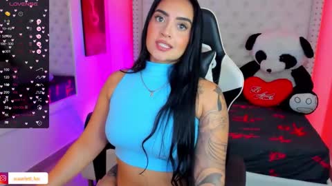 Snapshot of scarlett_luv chatting on October 9, 5:44 am Kim online show from October 9, 5:44 am