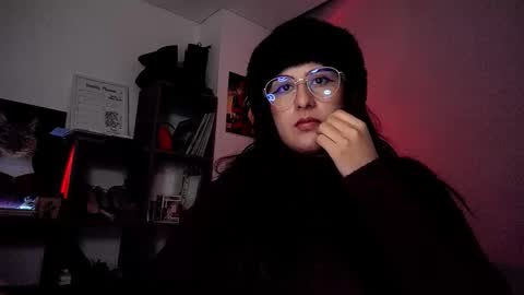 Snapshot of scarlett_sen chatting on October 14, 3:14 pm Mistress Scarlett online show from October 14, 3:14 pm