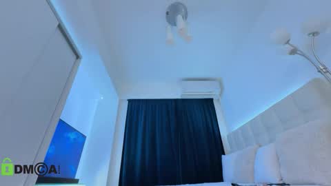 ScarlettAndTom online show from December 2, 9:28 pm