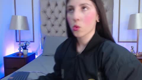 Scarlet online show from February 12, 8:10 pm