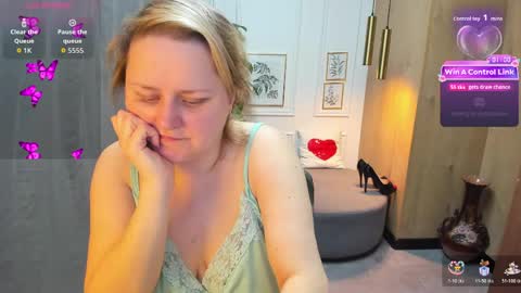 Scarlett online show from April 15, 5:52 am