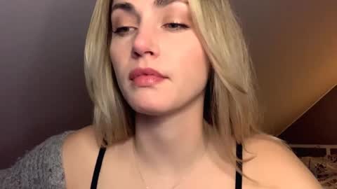 ScarlettxBlonde online show from April 29, 8:36 pm