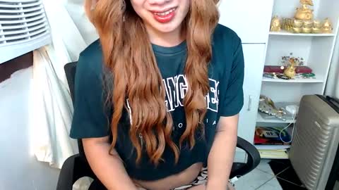 Queen Scarlet online show from December 14, 4:30 pm