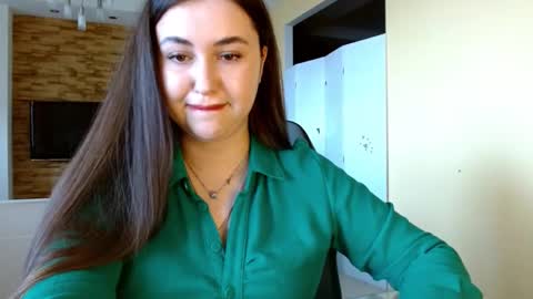 Elizabeth  online show from March 12, 9:45 am