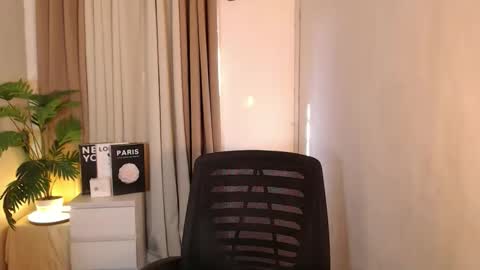 Deluxe online show from February 6, 7:45 am