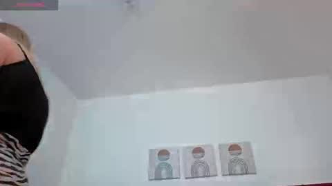 Selena online show from September 23, 7:45 pm