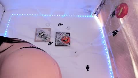 Karen online show from October 29, 3:25 pm