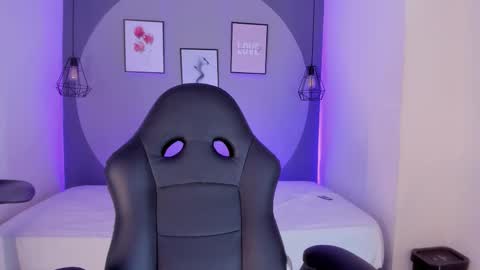 Selena online show from November 4, 10:53 am