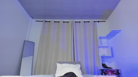 Snapshot of selenafox_0 chatting on September 30, 1:44 am selenafox online show from September 30, 1:44 am