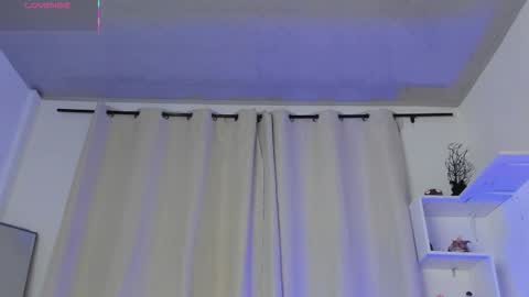 selenafox online show from November 12, 2:09 am